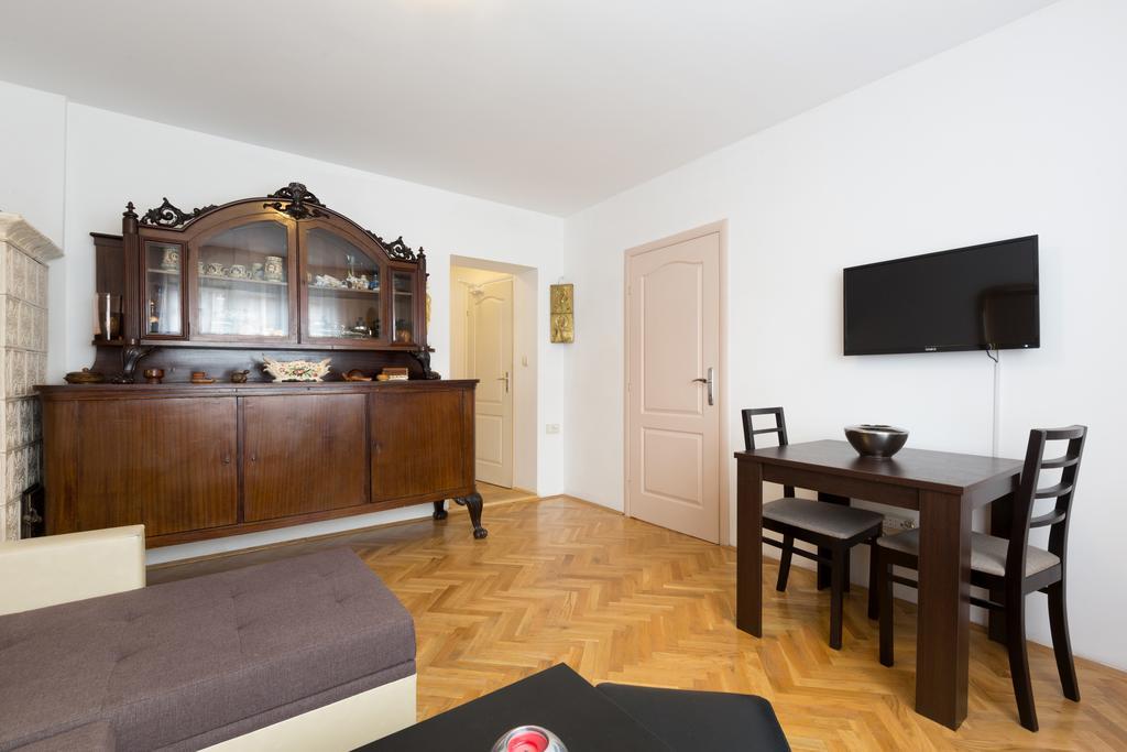 Dolce Vita Luxury Suites Belgrad Exterior foto
