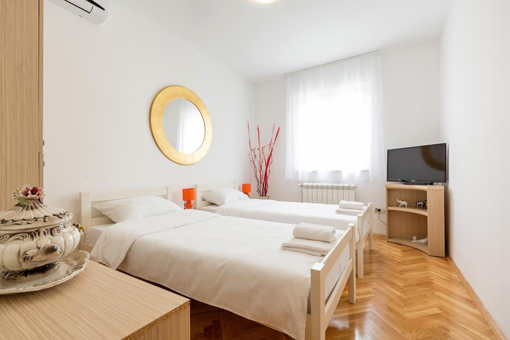 Dolce Vita Luxury Suites Belgrad Exterior foto